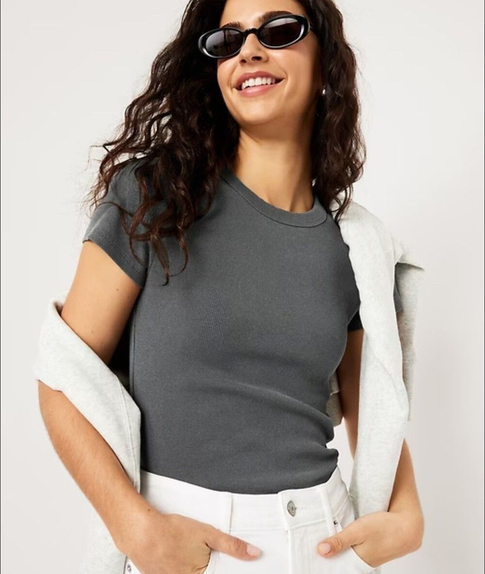 Old Navy Snug Rib Crop Ts Women's Medium Grey (Panther) And White (Calla Lily)